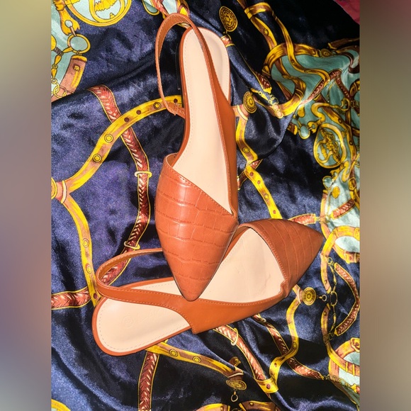 Brown flats size 8 - Picture 3 of 4